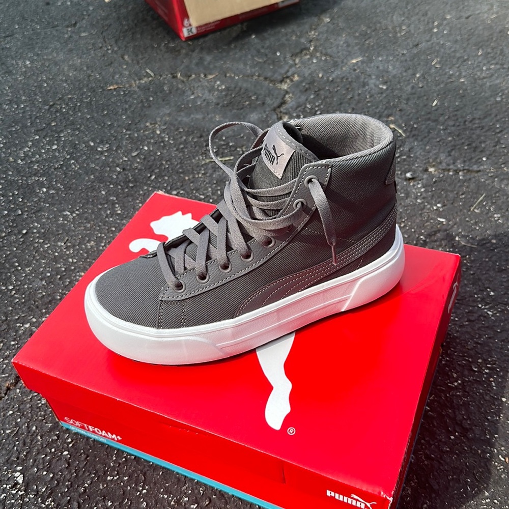 Shoe